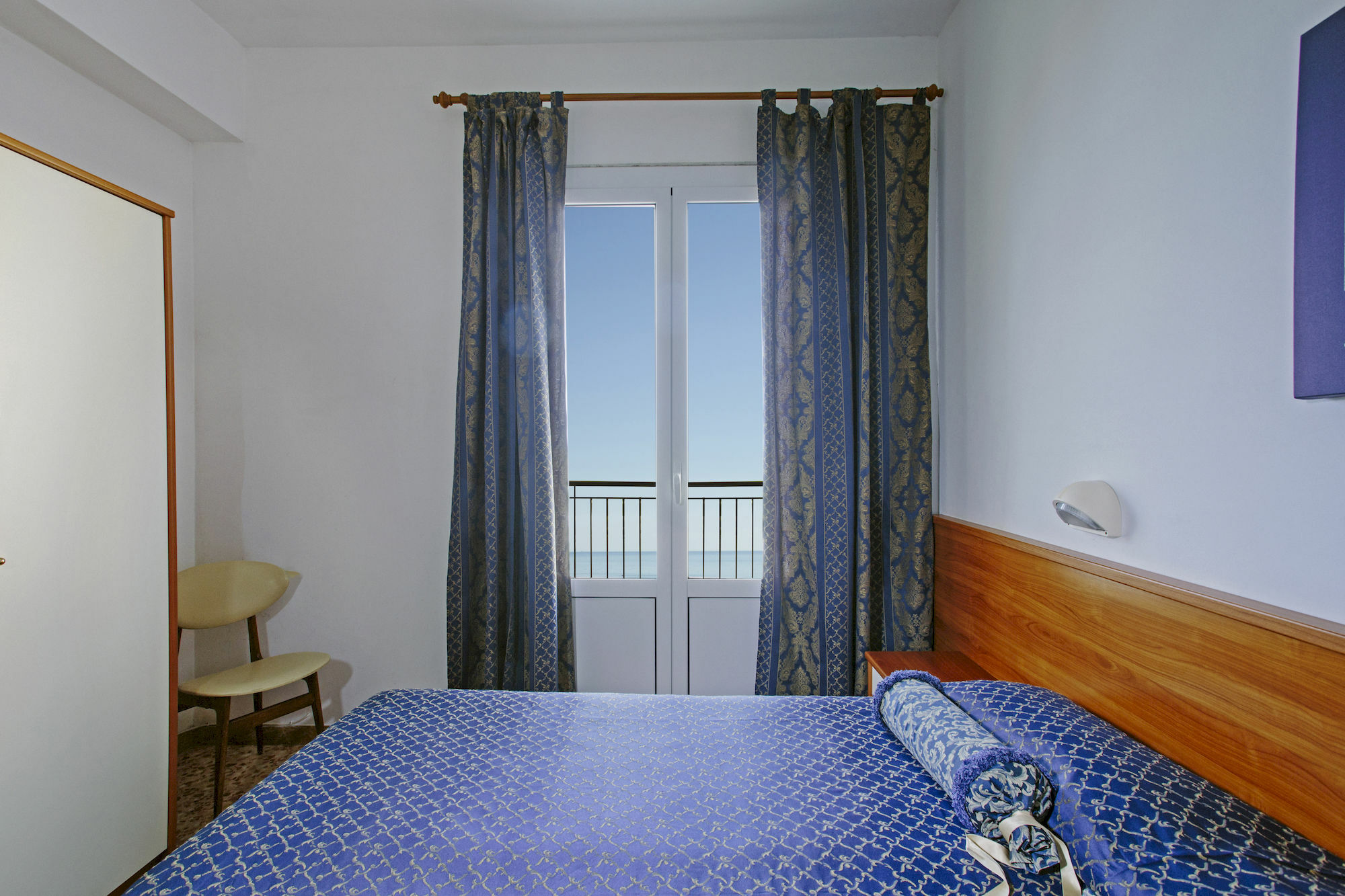 Hotel Paradiso 3*